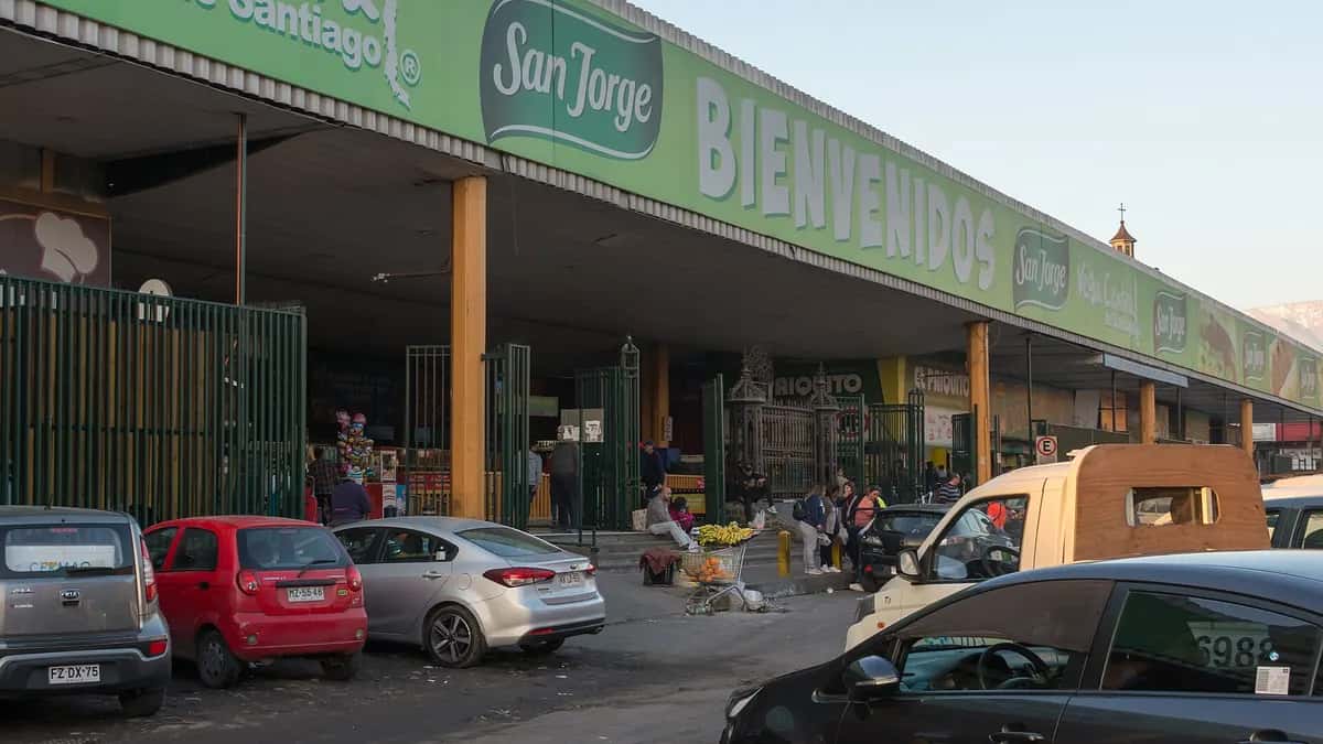 Entrada de um mercado atacadista em Santiago