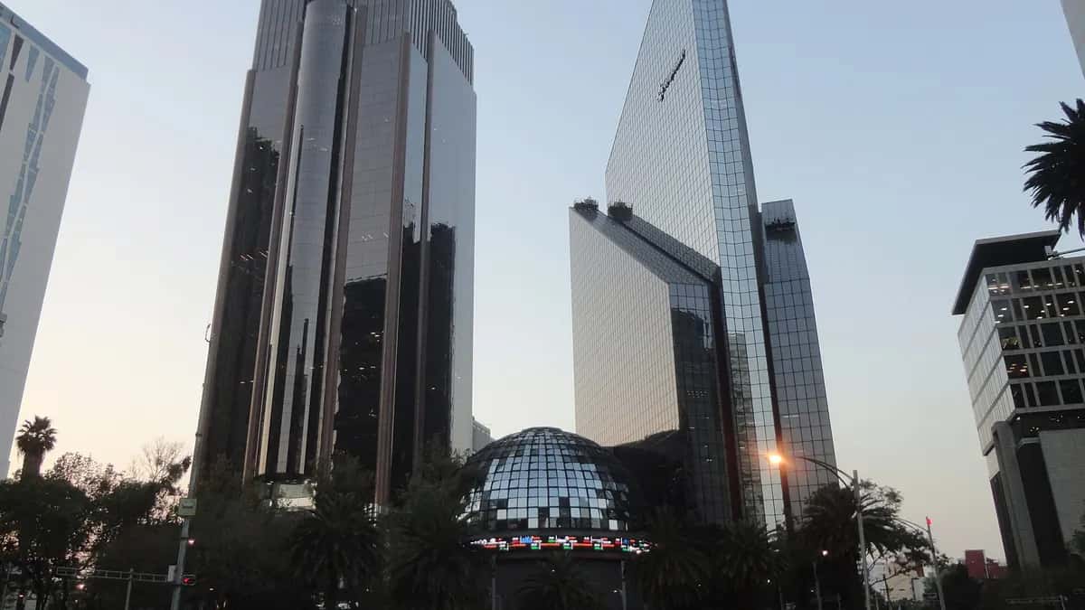 Edificio de la Bolsa Mexicana de Valores en Paseo de la Reforma