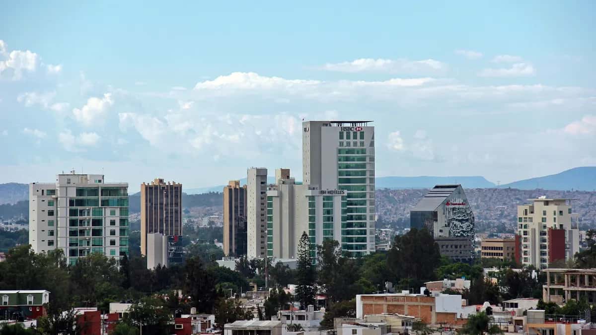 Vista de prédios do oeste de Guadalajara