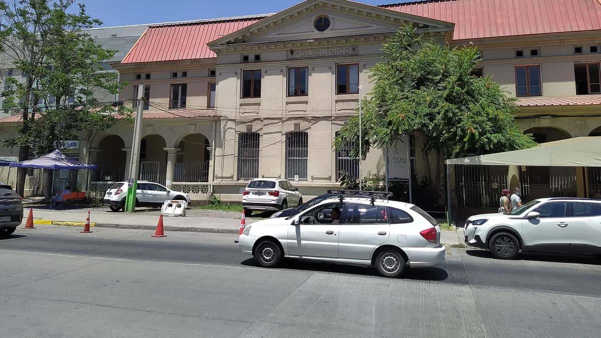 Old outpatient building of the Barros Luco Trudeau Hospital in San Miguel