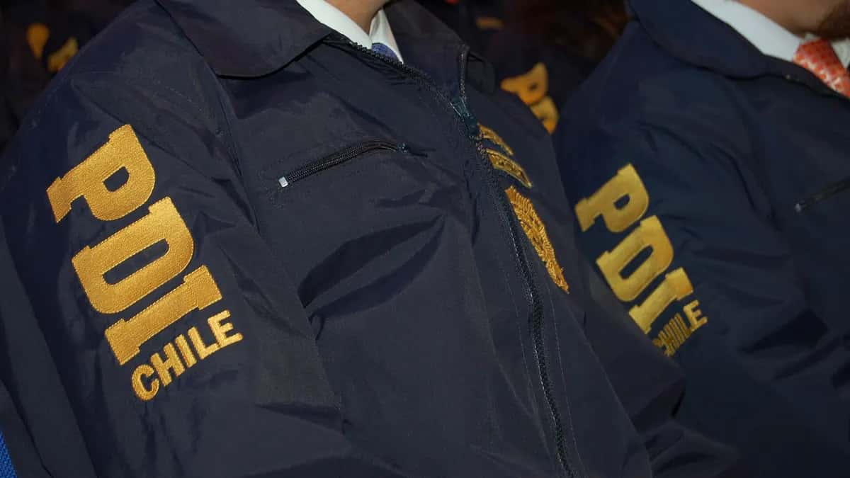 PDI officers wearing institutional jackets