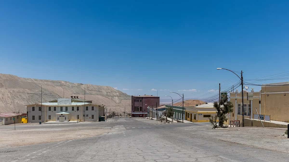 Rua do antigo acampamento de Chuquicamata, perto de Calama