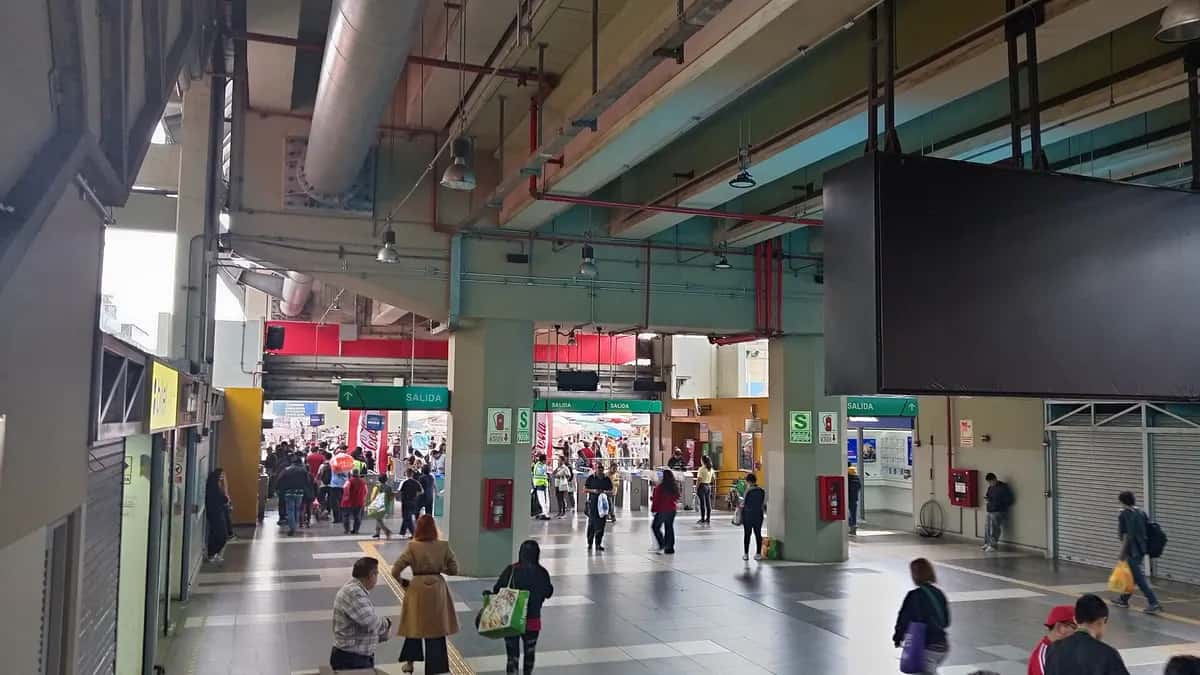 Inside Gamarra station on the Lima Metro